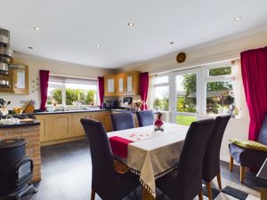Dining Kitchen- click for photo gallery
